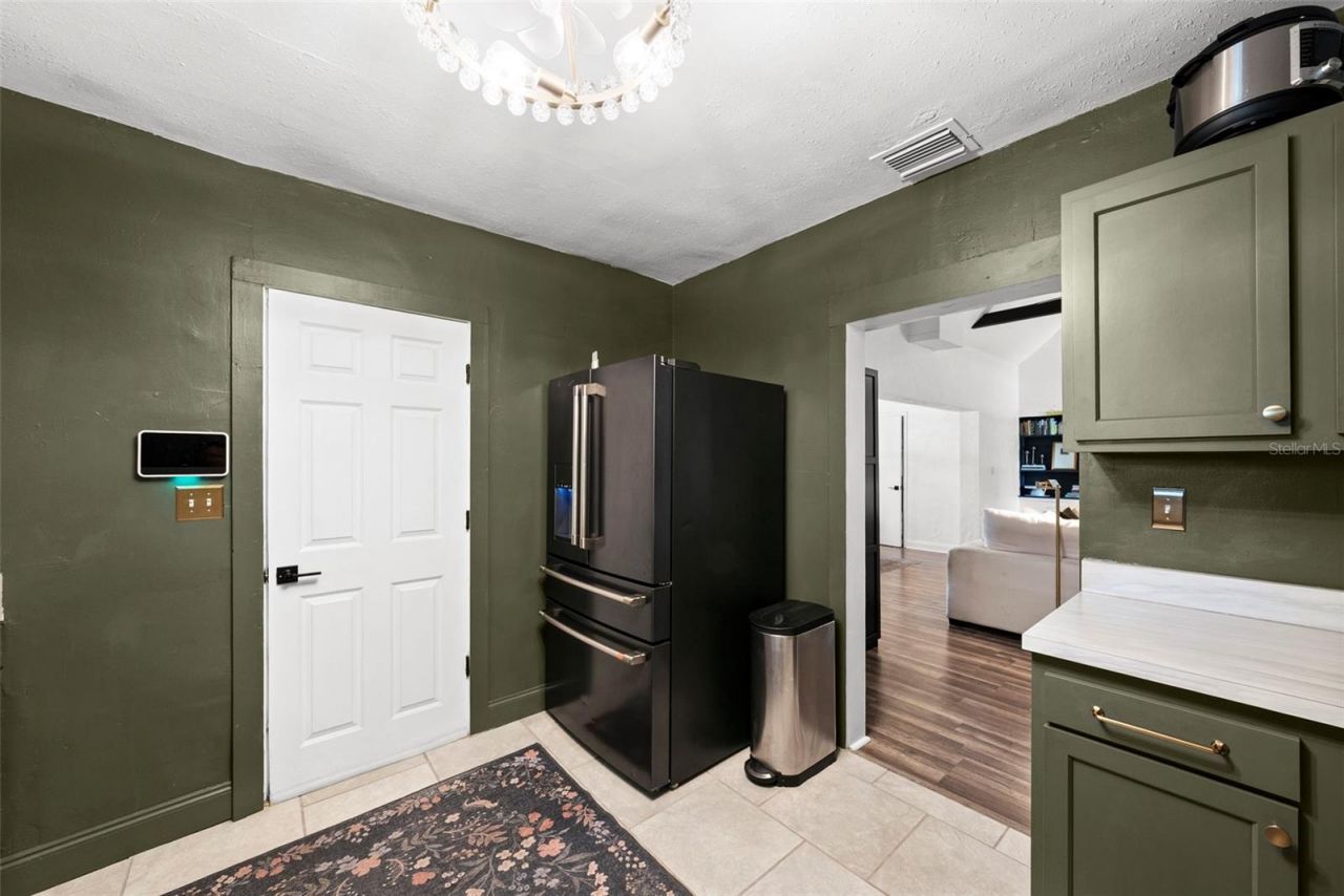2235 5th Street S, Saint Petersburg, FL 33705 Photo