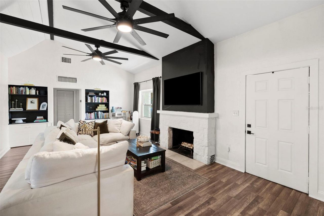 2235 5th Street S, Saint Petersburg, FL 33705 Photo