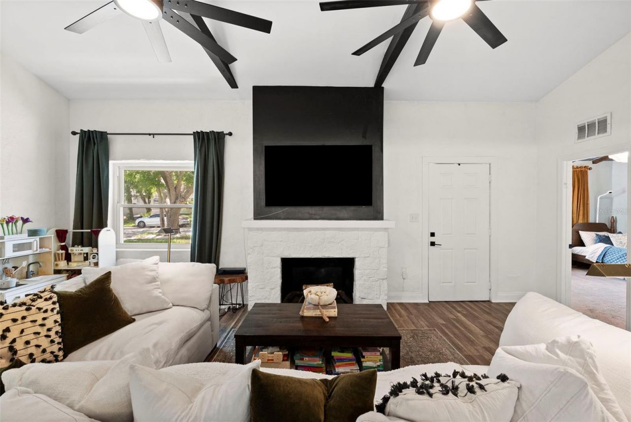 2235 5th Street S, Saint Petersburg, FL 33705 Photo