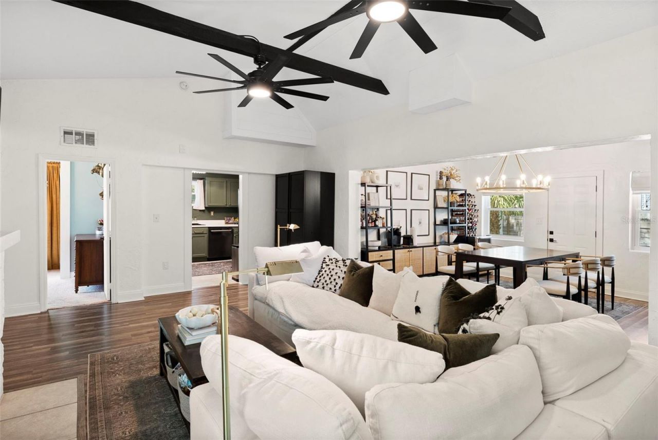 2235 5th Street S, Saint Petersburg, FL 33705 Photo