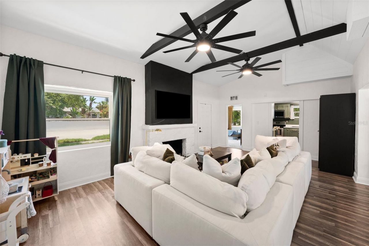 2235 5th Street S, Saint Petersburg, FL 33705 Photo