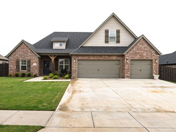 310 Tartaglia Avenue , Tontitown, AR 72762