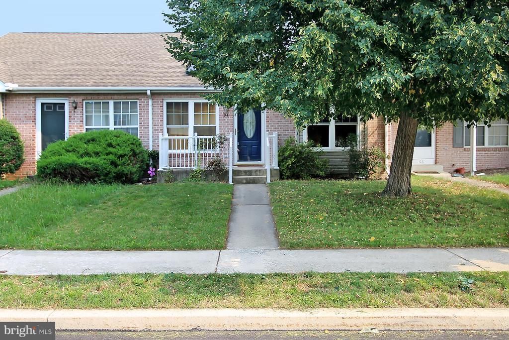 94 TORY CIRCLE, ENOLA, PA 17025