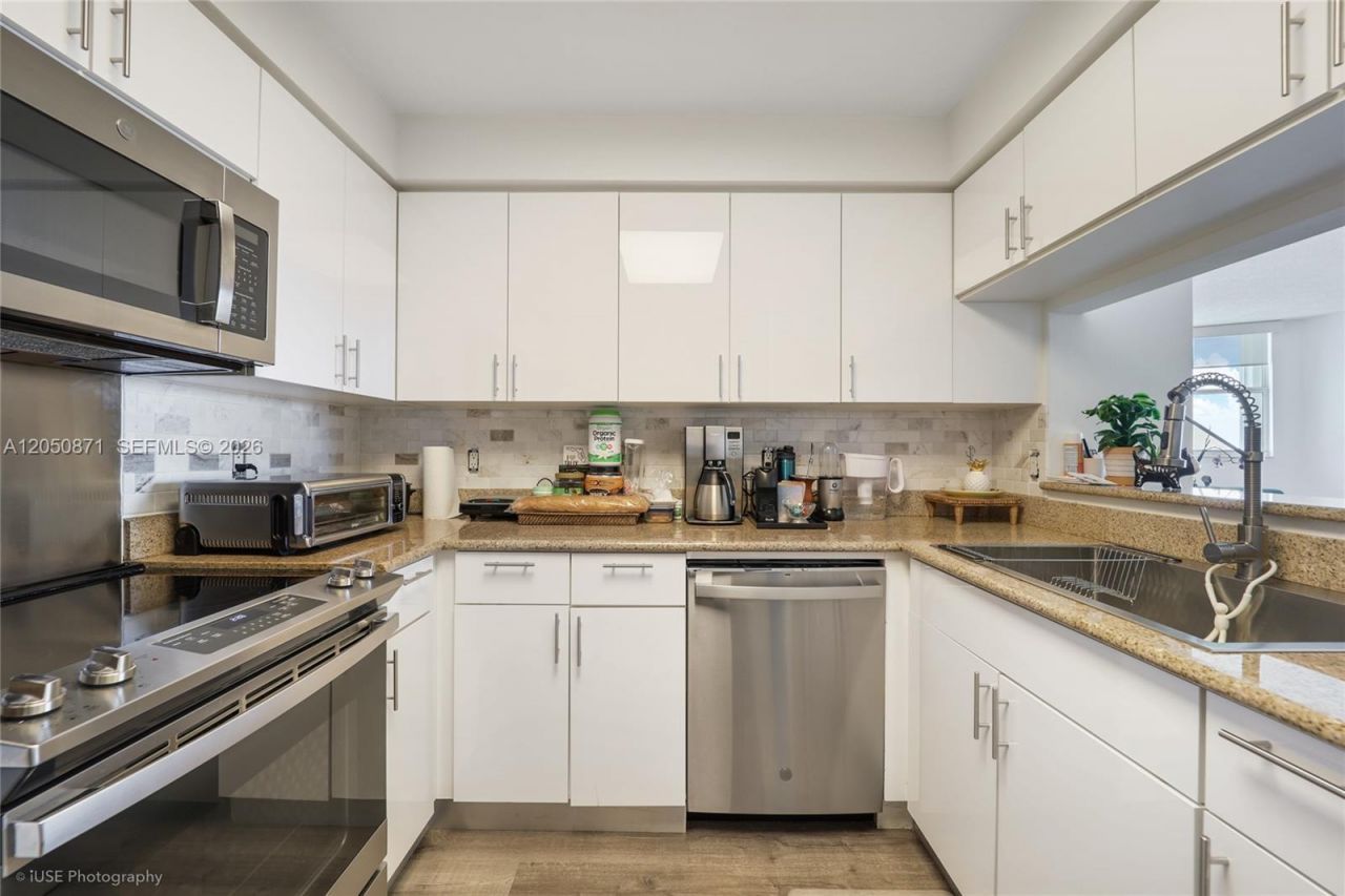 2475 Brickell Ave , Unit 1107, Miami, FL 33129 Photo