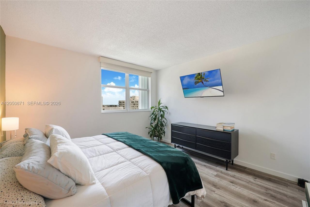 2475 Brickell Ave , Unit 1107, Miami, FL 33129 Photo
