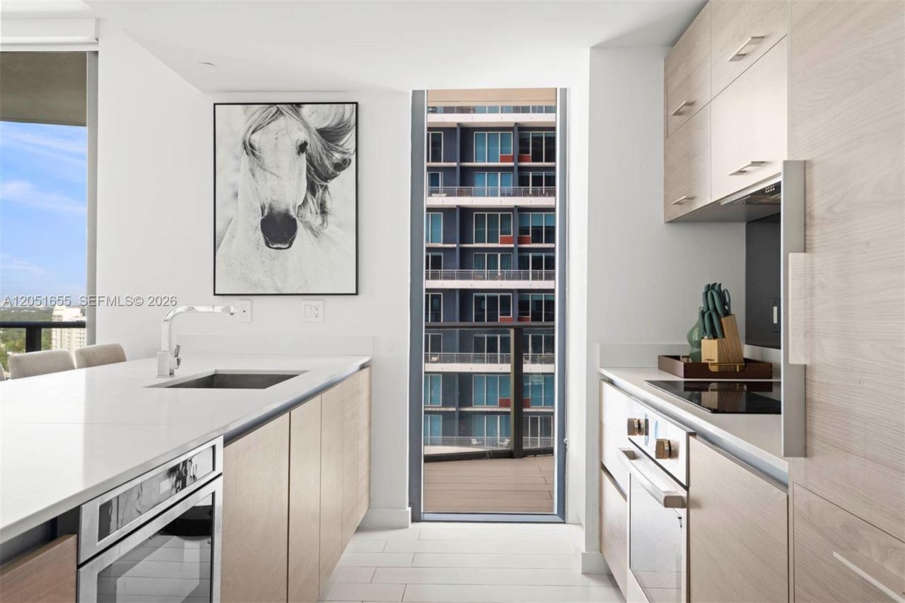 1300 S Miami Ave , Unit 2206, Miami, FL 33130 Photo