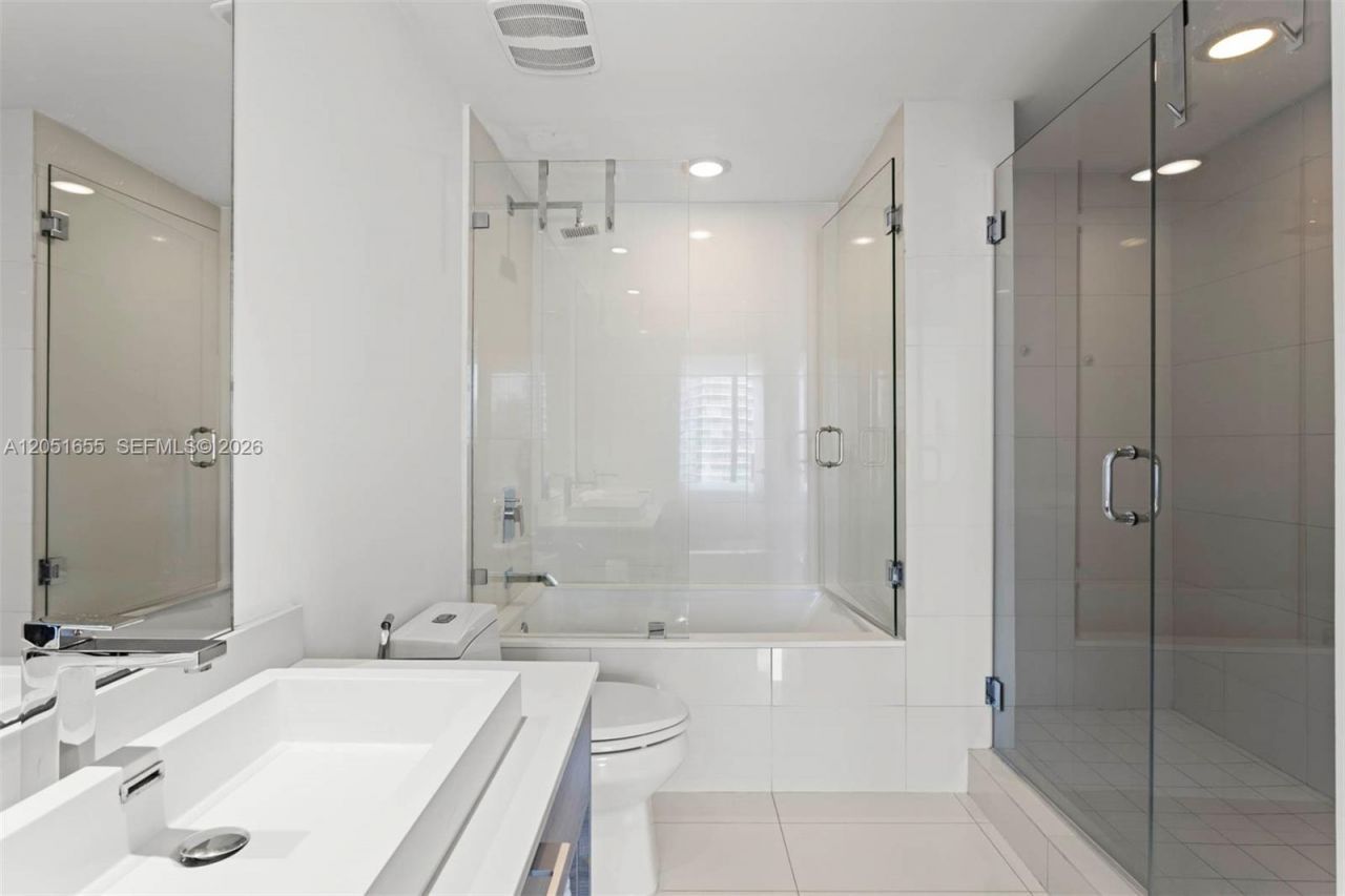 1300 S Miami Ave , Unit 2206, Miami, FL 33130 Photo