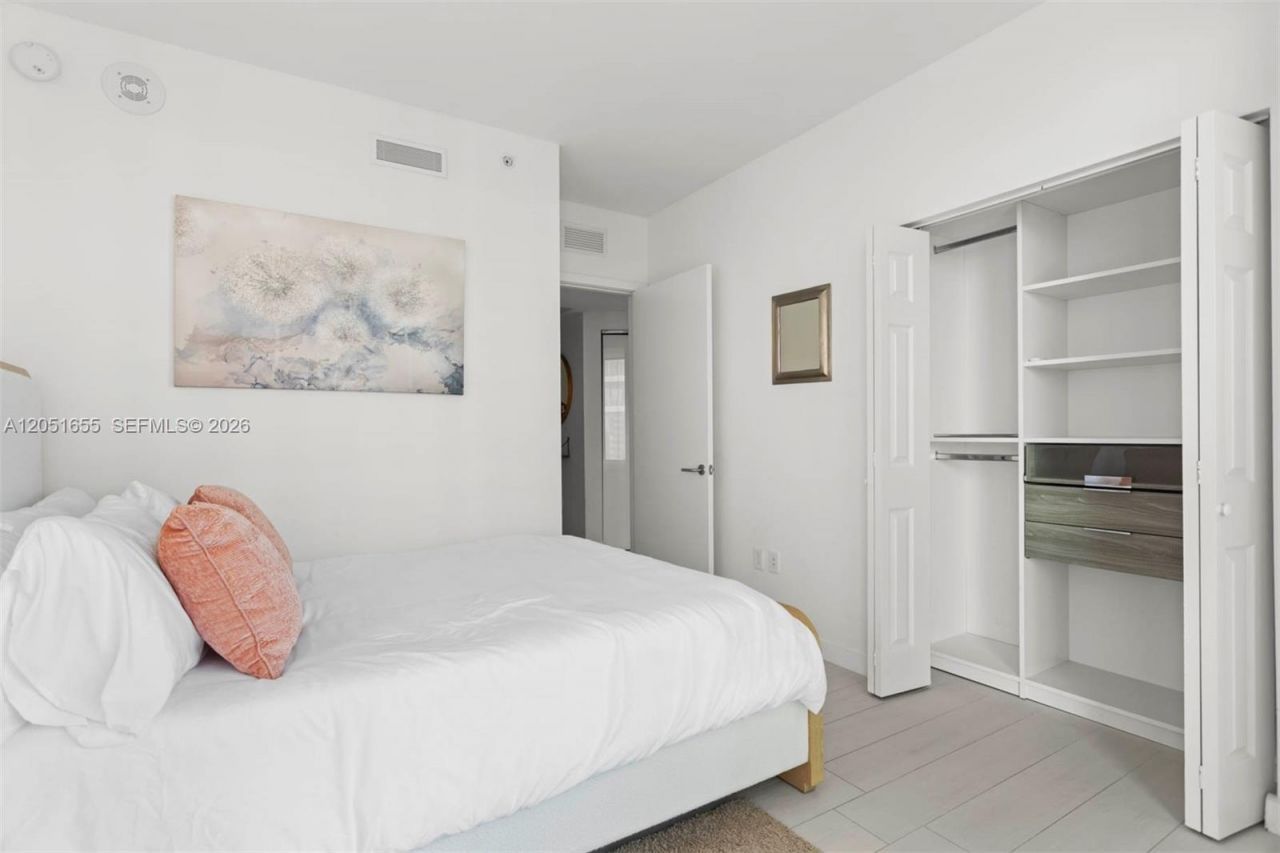 1300 S Miami Ave , Unit 2206, Miami, FL 33130 Photo