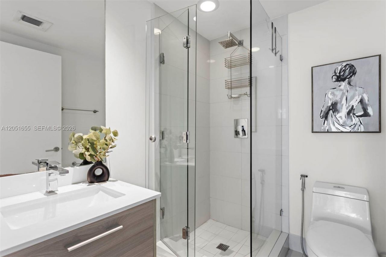 1300 S Miami Ave , Unit 2206, Miami, FL 33130 Photo