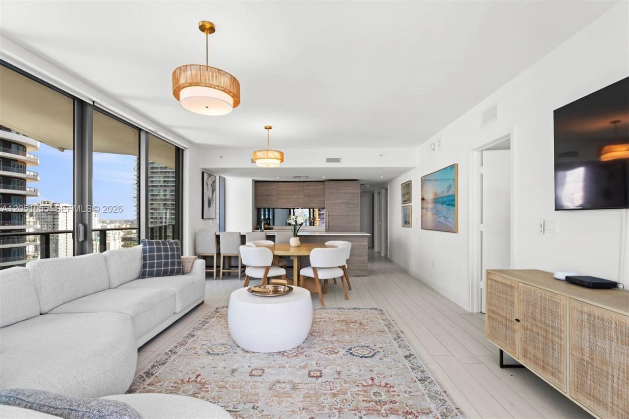 1300 S Miami Ave , Unit 2206, Miami, FL 33130 Photo