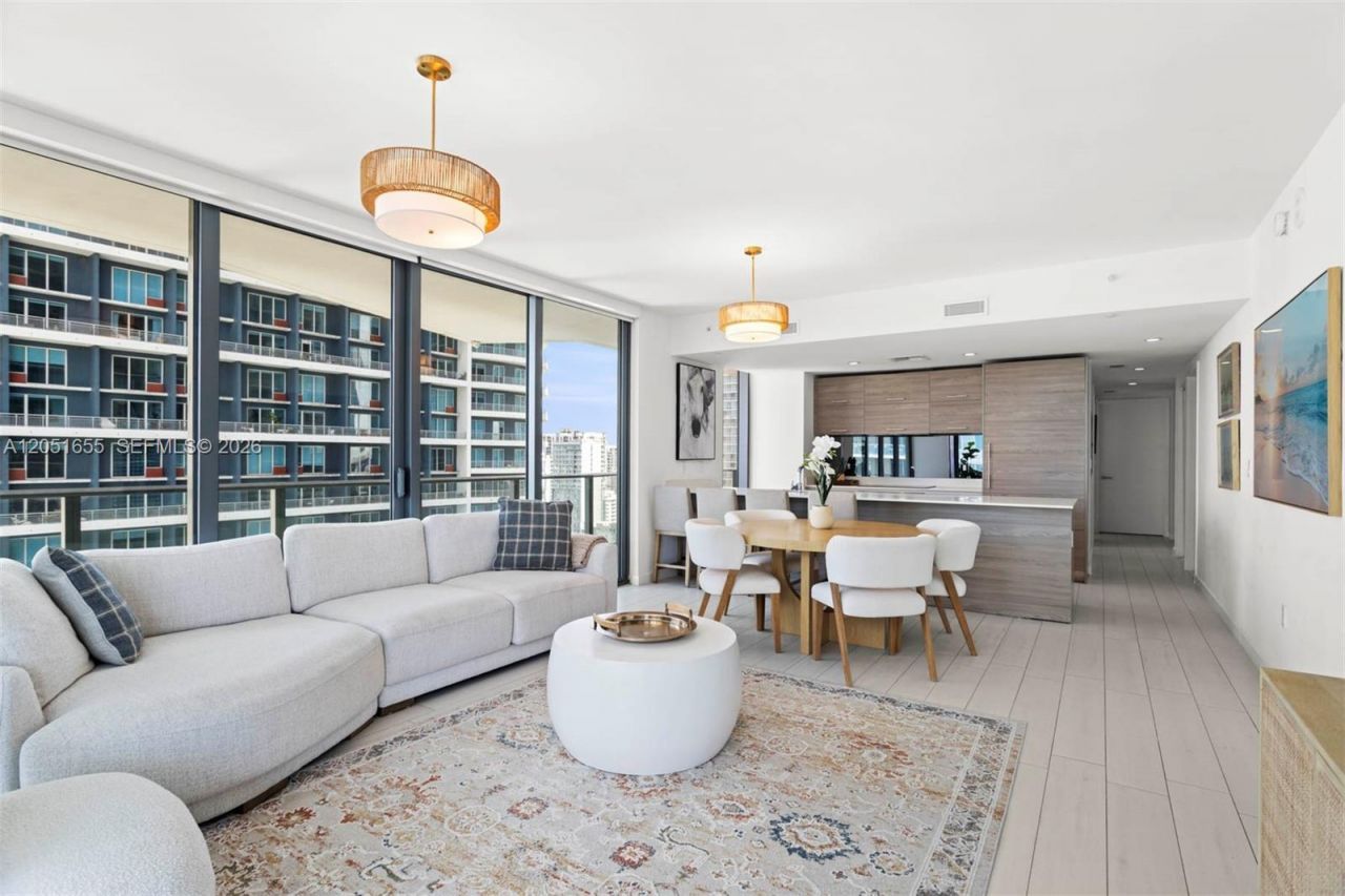 1300 S Miami Ave , Unit 2206, Miami, FL 33130 Photo