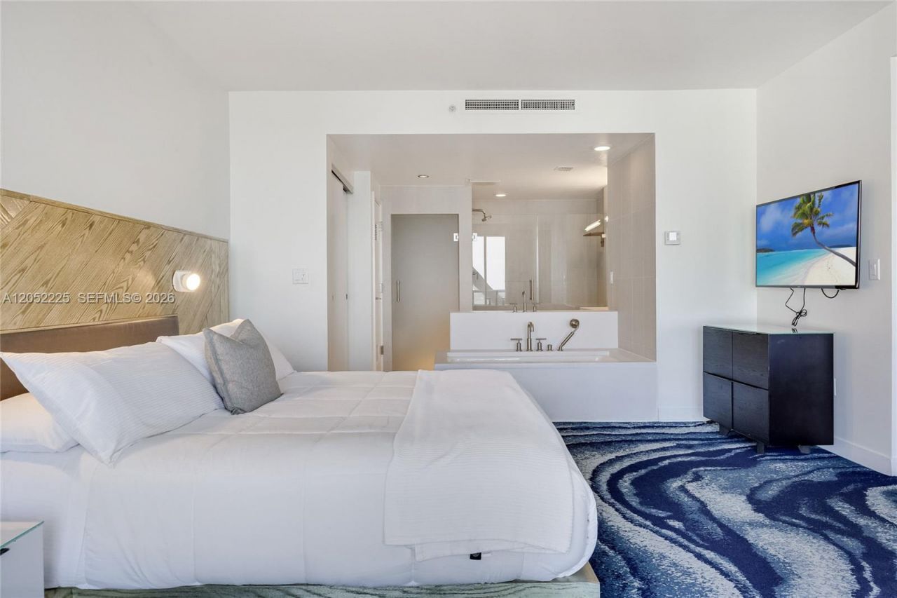 3101 Bayshore Dr , Unit 1802, Fort Lauderdale, FL 33304 Photo