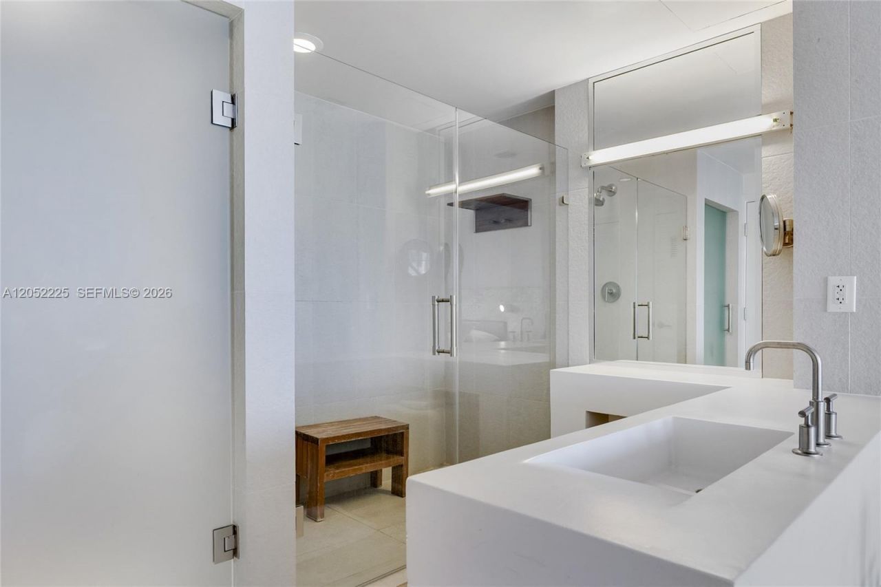 3101 Bayshore Dr , Unit 1802, Fort Lauderdale, FL 33304 Photo
