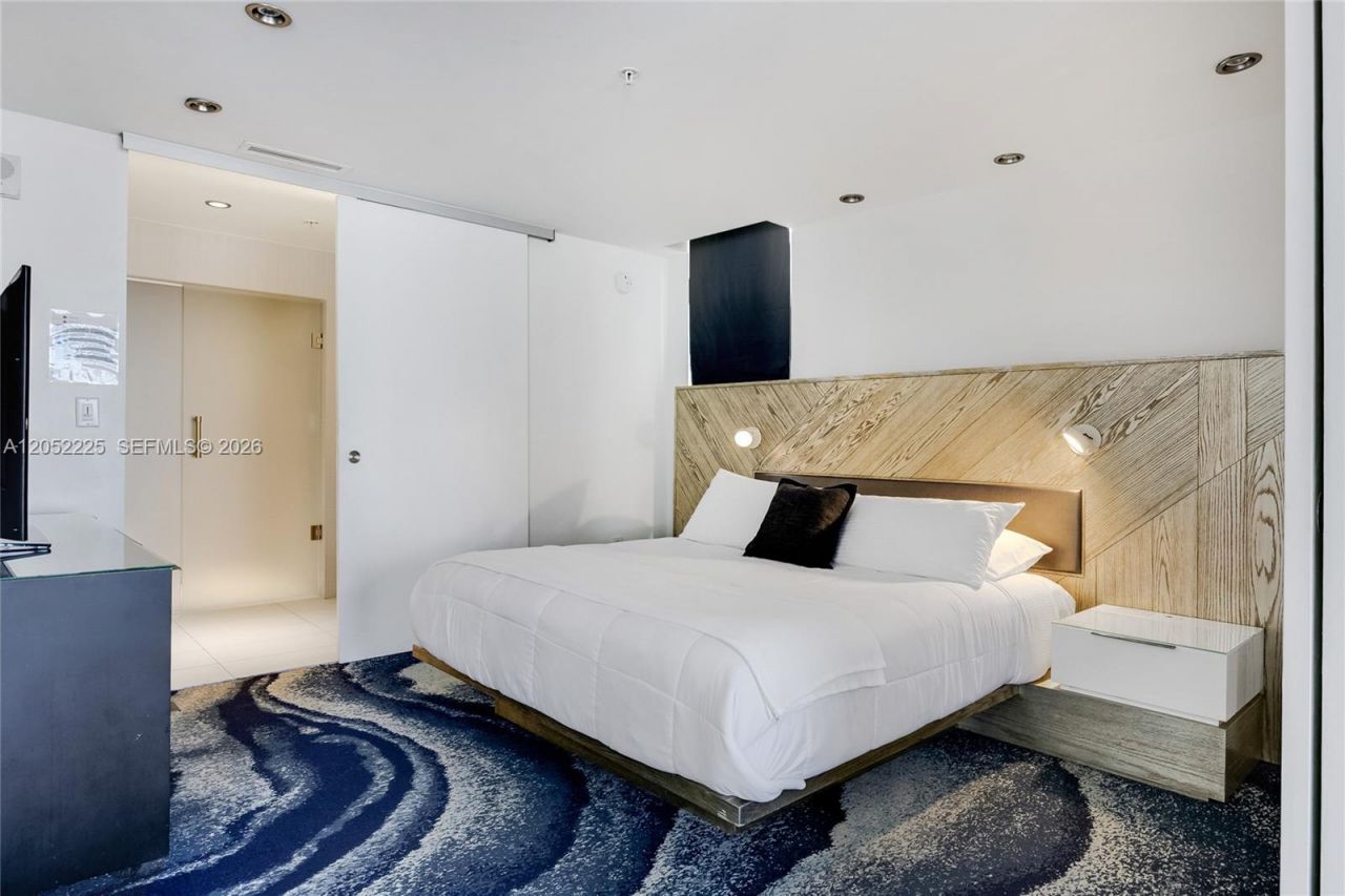 3101 Bayshore Dr , Unit 1802, Fort Lauderdale, FL 33304 Photo