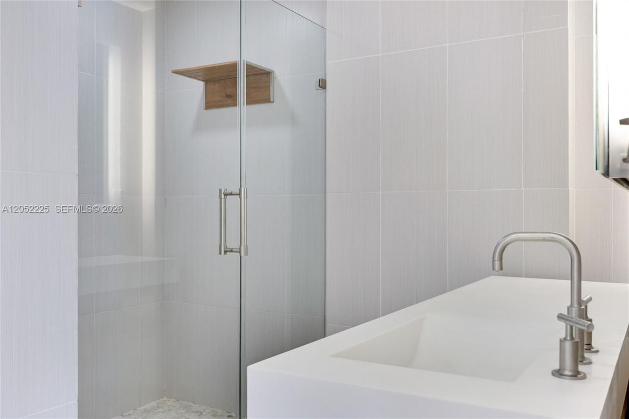 3101 Bayshore Dr , Unit 1802, Fort Lauderdale, FL 33304 Photo