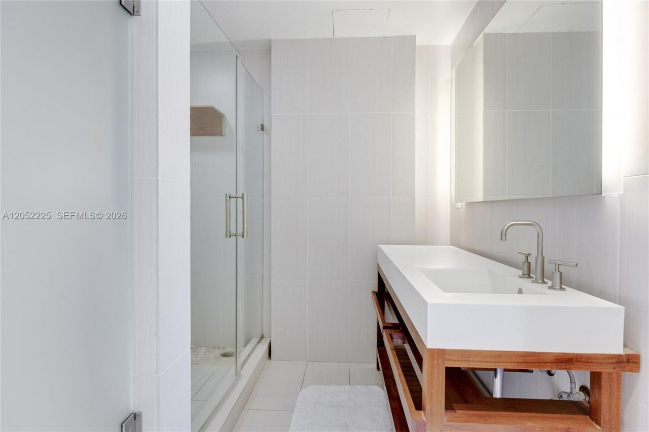 3101 Bayshore Dr , Unit 1802, Fort Lauderdale, FL 33304 Photo