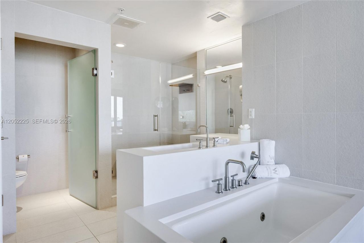 3101 Bayshore Dr , Unit 1802, Fort Lauderdale, FL 33304 Photo