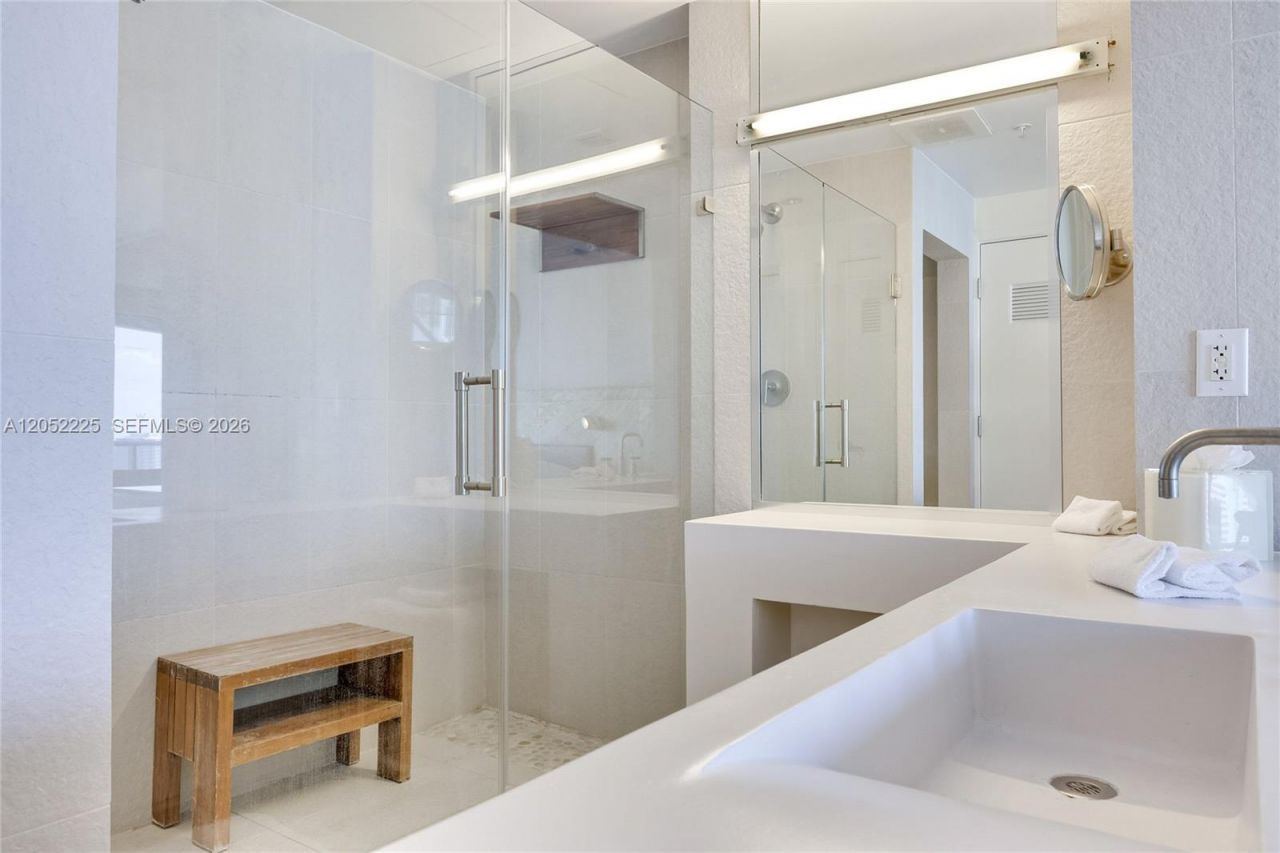 3101 Bayshore Dr , Unit 1802, Fort Lauderdale, FL 33304 Photo