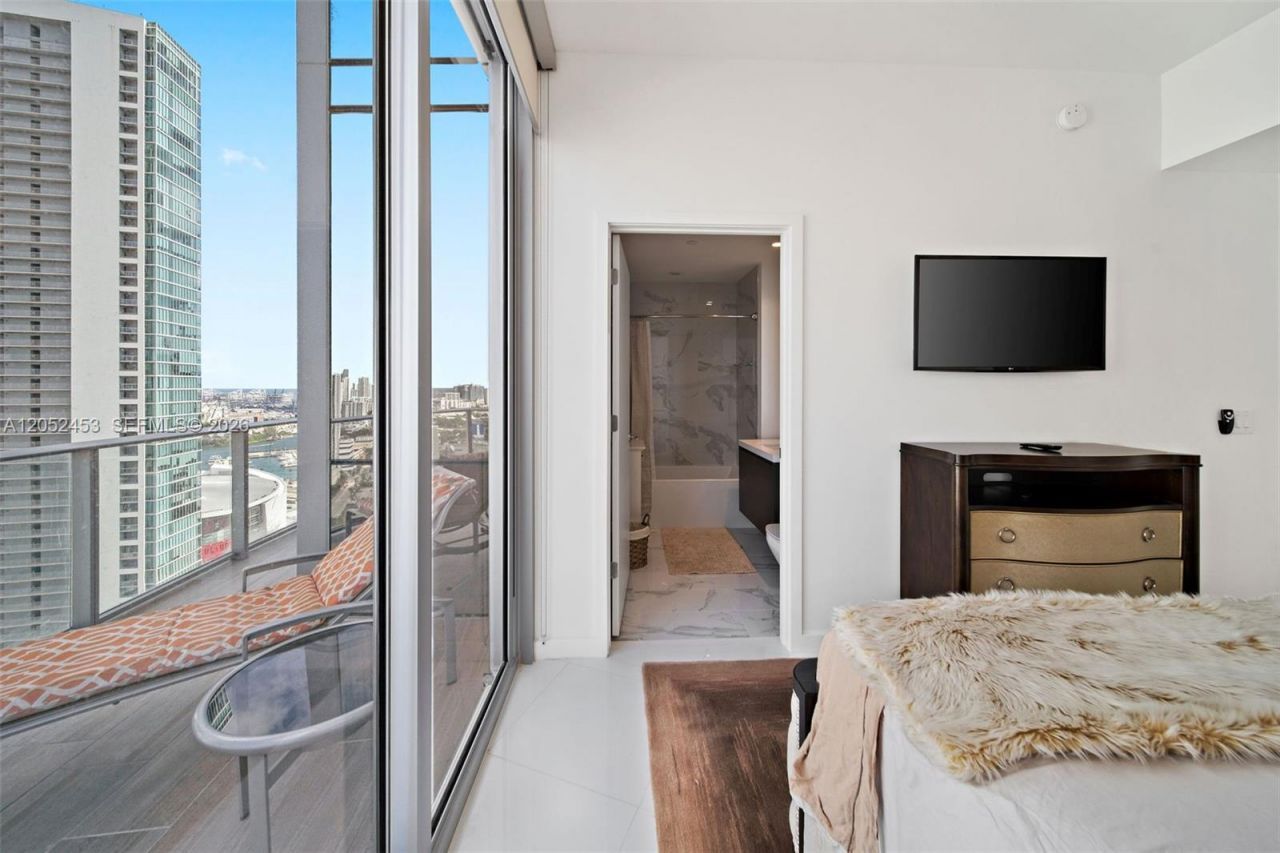 851 NE 1st Avenue , Unit 3003, Miami, FL 33132 Photo