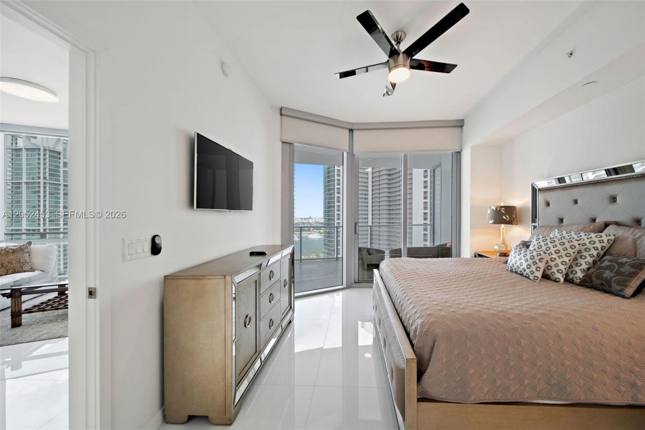 851 NE 1st Avenue , Unit 3003, Miami, FL 33132 Photo