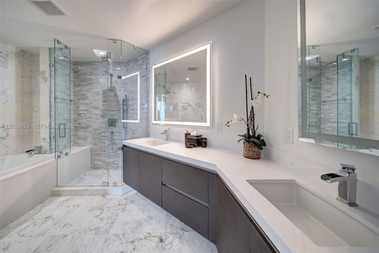 851 NE 1st Avenue , Unit 3003, Miami, FL 33132 Photo