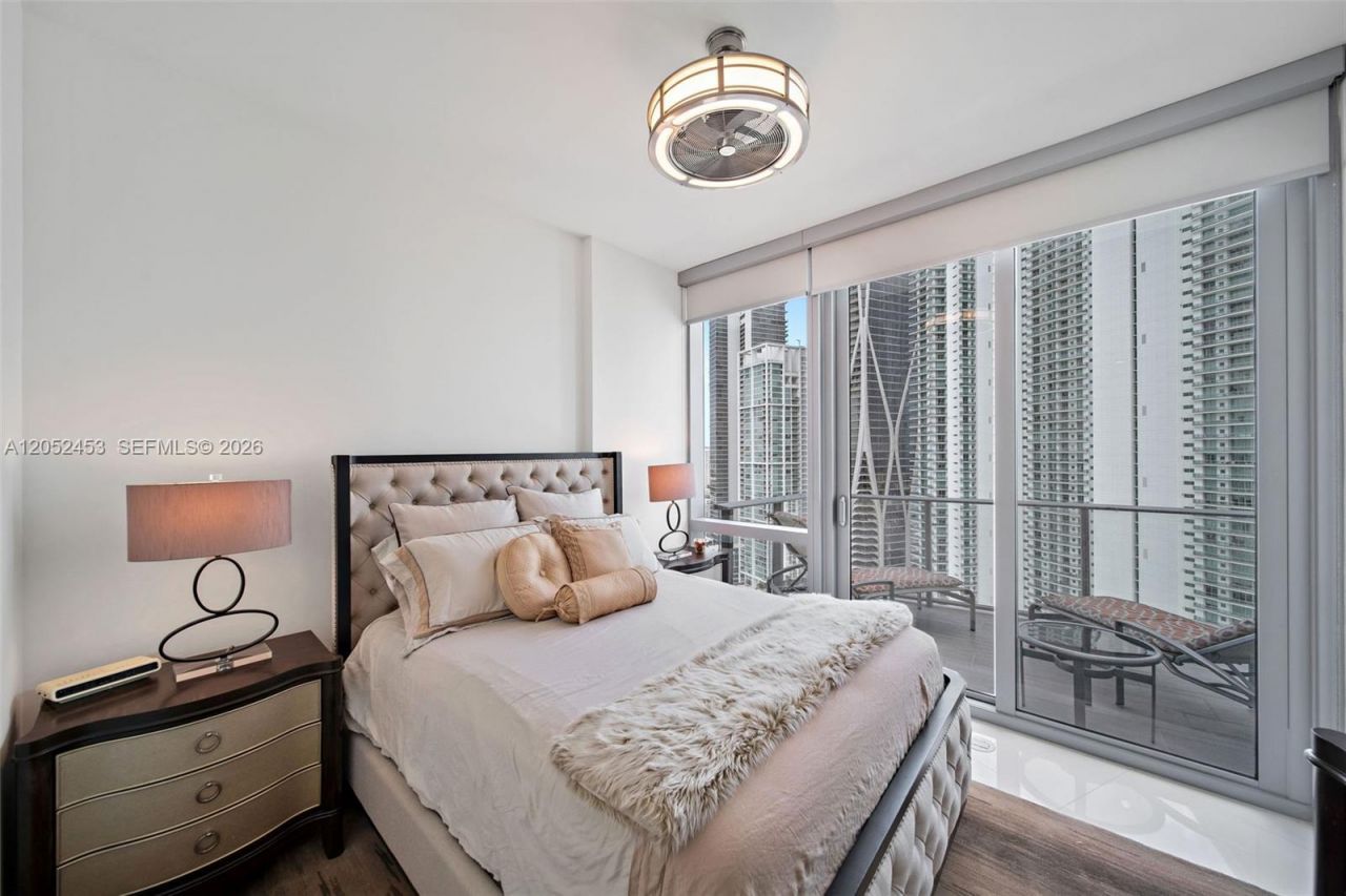 851 NE 1st Avenue , Unit 3003, Miami, FL 33132 Photo