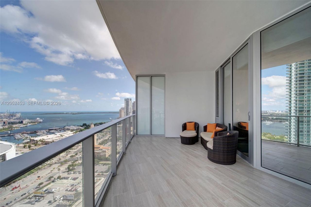 851 NE 1st Avenue , Unit 3003, Miami, FL 33132 Photo