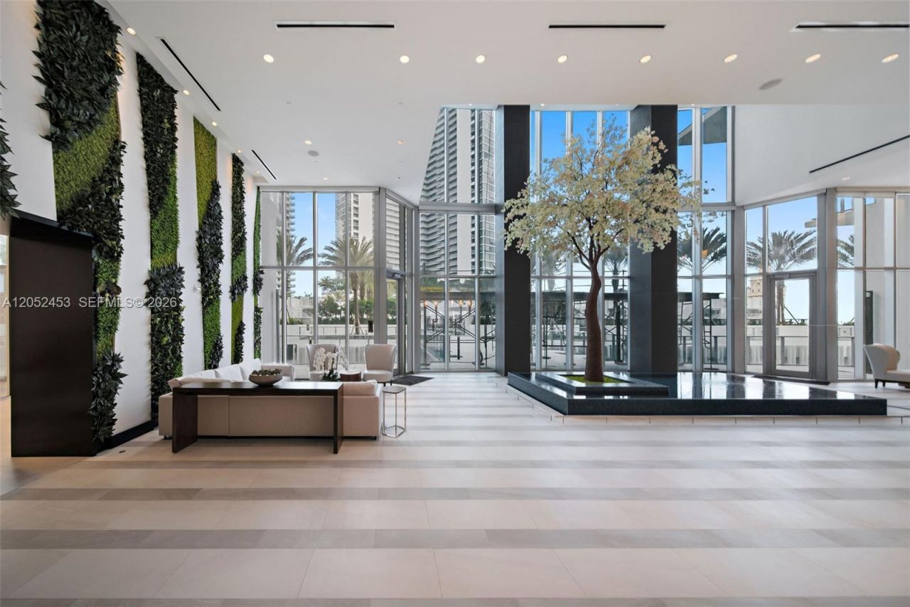 851 NE 1st Avenue , Unit 3003, Miami, FL 33132 Photo
