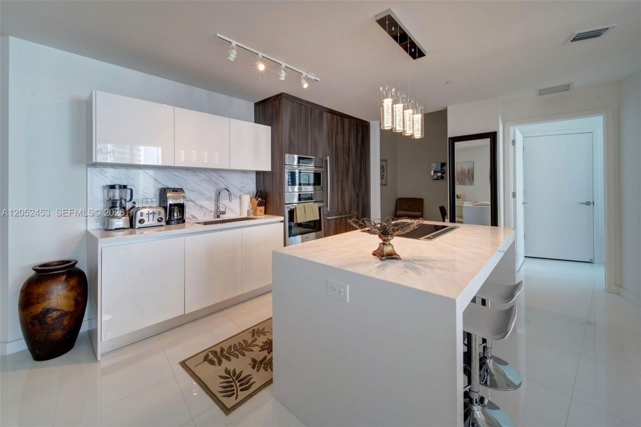 851 NE 1st Avenue , Unit 3003, Miami, FL 33132 Photo