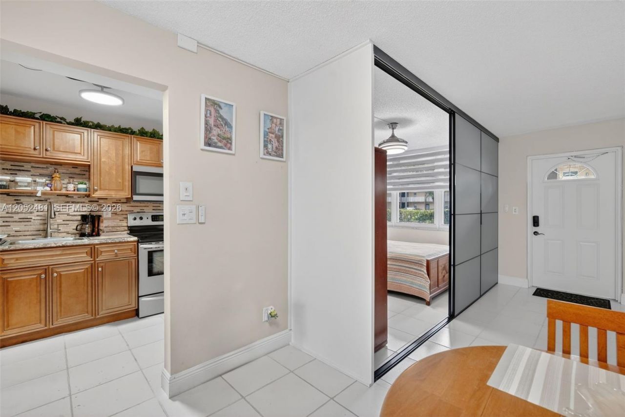 8851 Sunrise Lakes Blvd , Unit 116, Sunrise, FL 33322 Photo