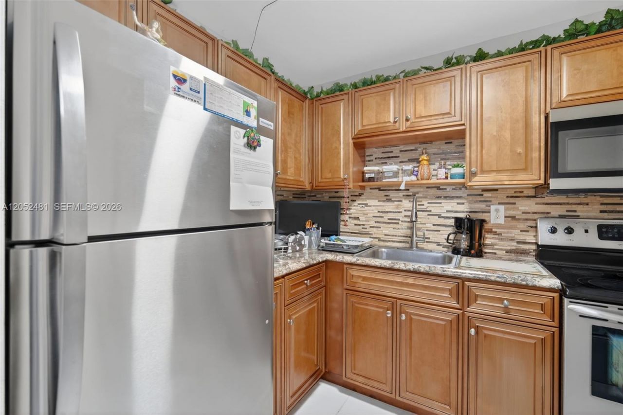 8851 Sunrise Lakes Blvd , Unit 116, Sunrise, FL 33322 Photo