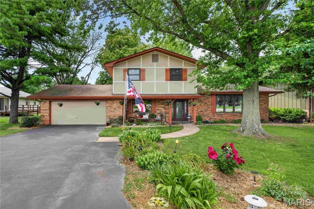 3415 Frank Scott Parkway, Belleville, IL 62223 Main Photo