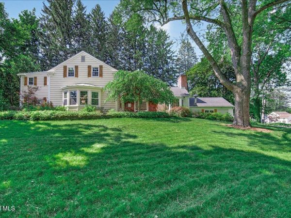 1916 E Country Club Drive, Niskayuna, NY 12309
