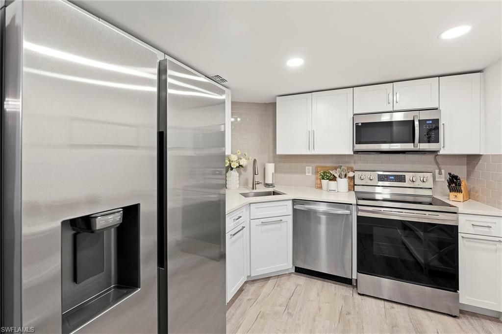 380 Seaview Ct, Unit 207, Marco Island, FL 34145 Photo