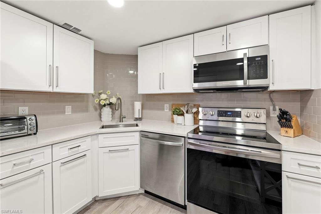380 Seaview Ct, Unit 207, Marco Island, FL 34145 Photo