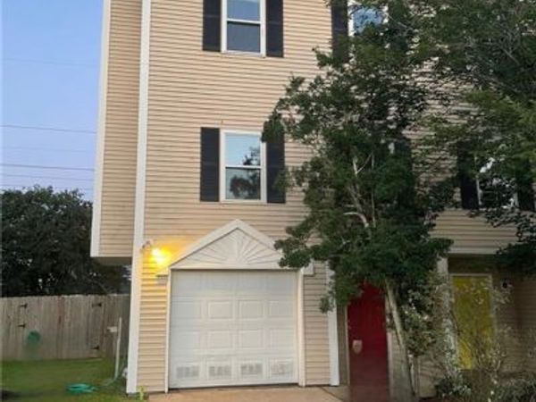 24 HOUMAS Place, Unit A, Destrehan, LA 70047