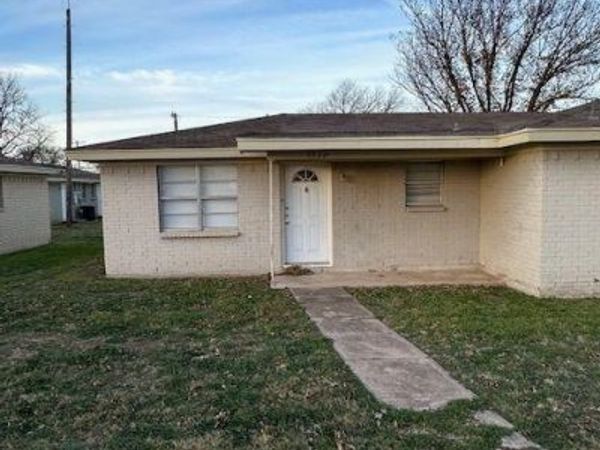 332 Waters Street , Moran, TX 76464