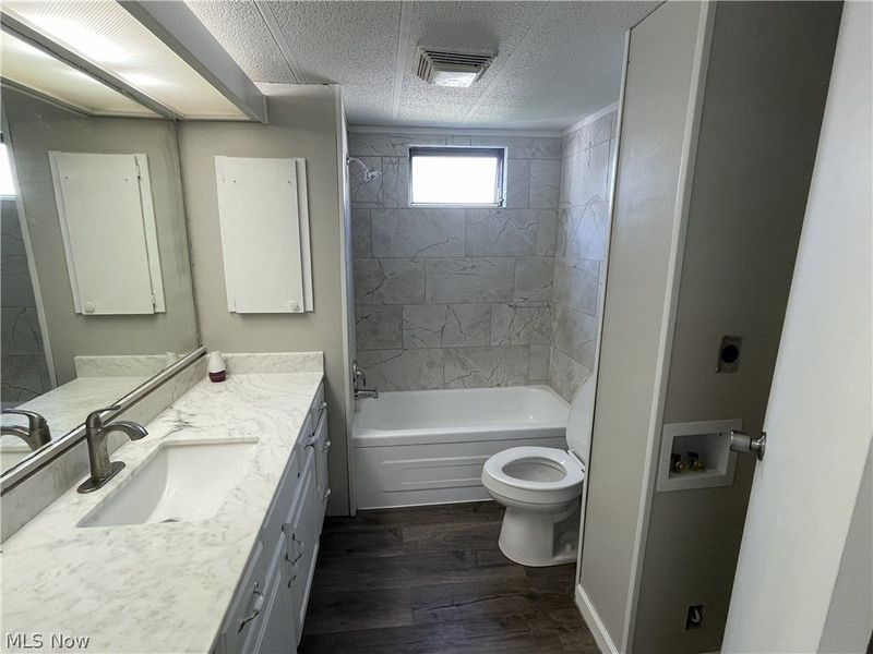 8317 Russell Lane , Cleveland, OH 44144 Photo 5