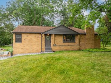 804 Overridge Avenue SE, North Canton, OH 44720