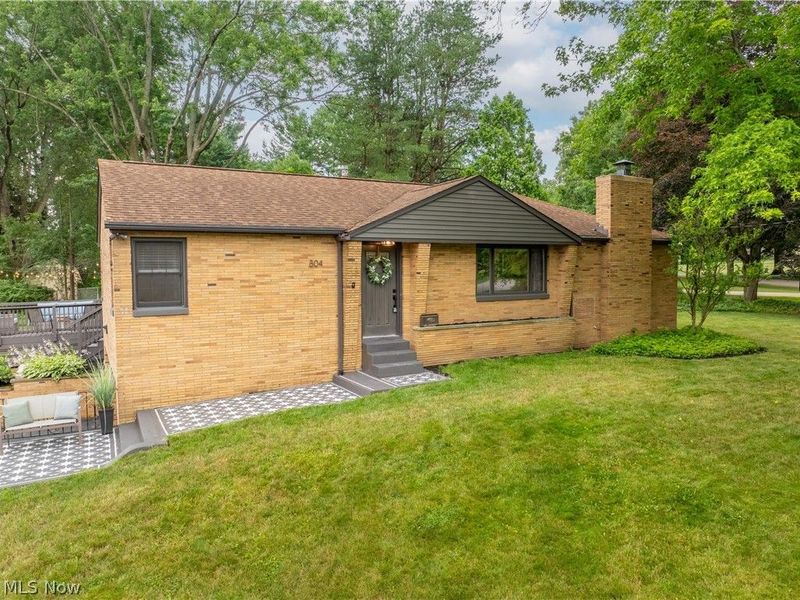 804 Overridge Avenue SE, North Canton, OH 44720 Photo 2