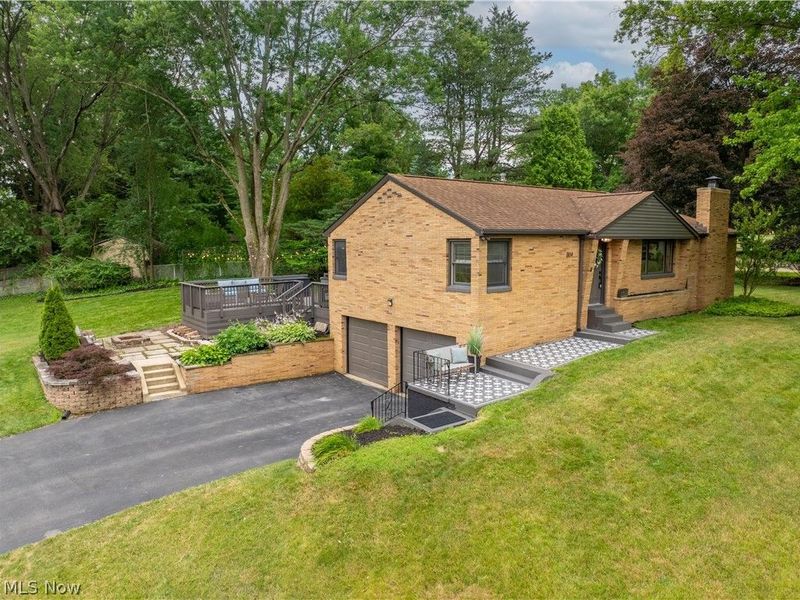 804 Overridge Avenue SE, North Canton, OH 44720 Photo 3