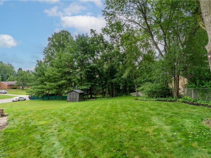 804 Overridge Avenue SE, North Canton, OH 44720 Photo 9