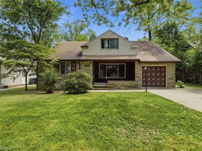 2537 Edgewood Road, Beachwood, OH 44122 Photo 1
