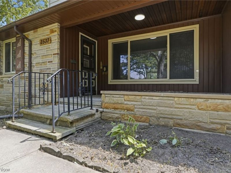 2537 Edgewood Road, Beachwood, OH 44122 Photo 2