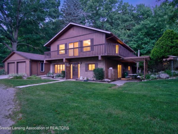 1611 S Williamston Road, Dansville, MI 48819