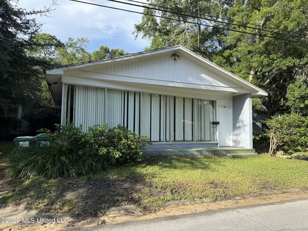 1310 Polk Avenue, Pascagoula, MS 39567