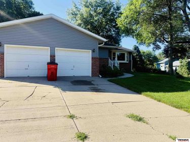 6530 Densmore Road, Lincoln, NE 68512
