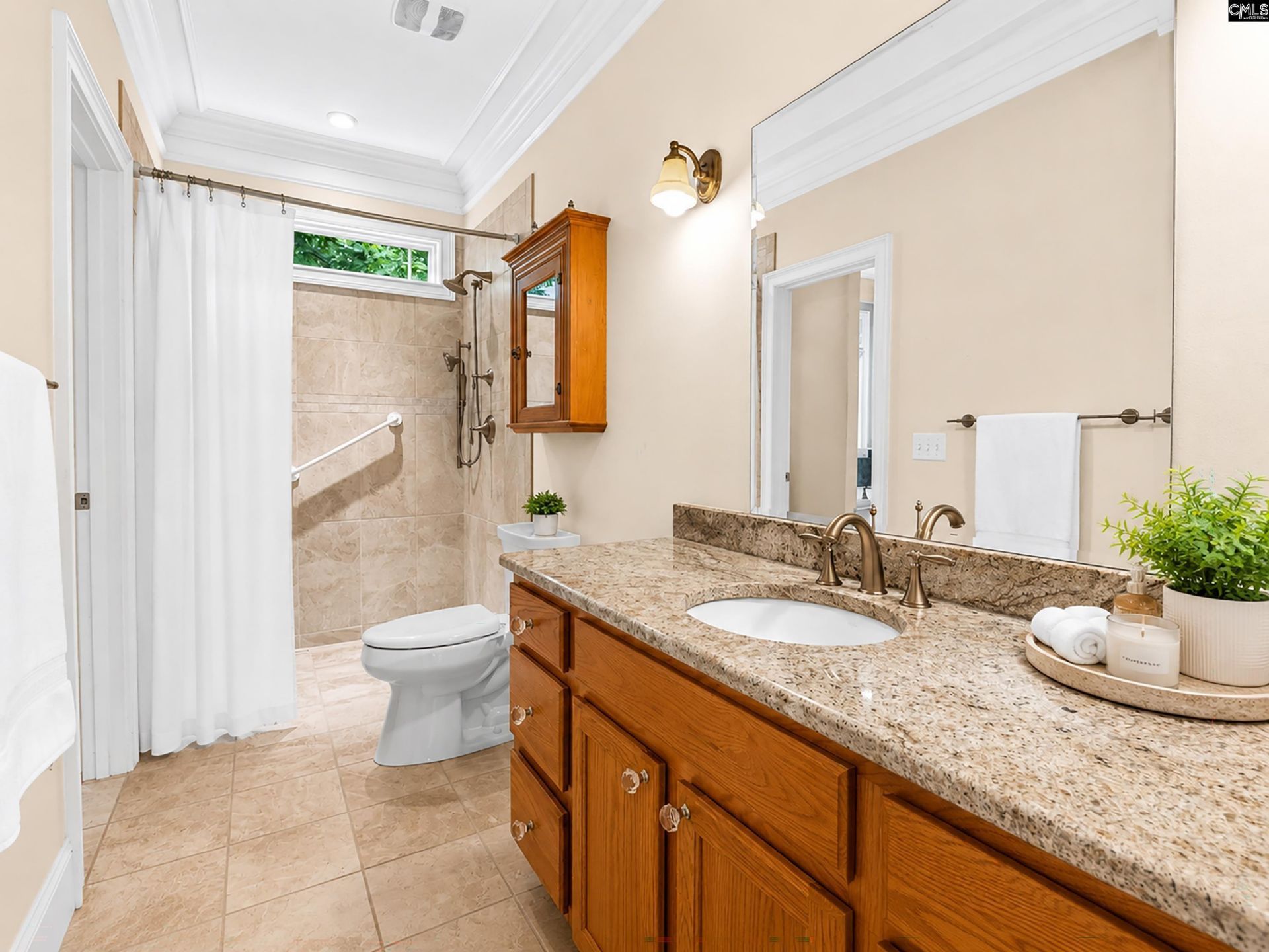 209 High Pointe Drive  Photo 19