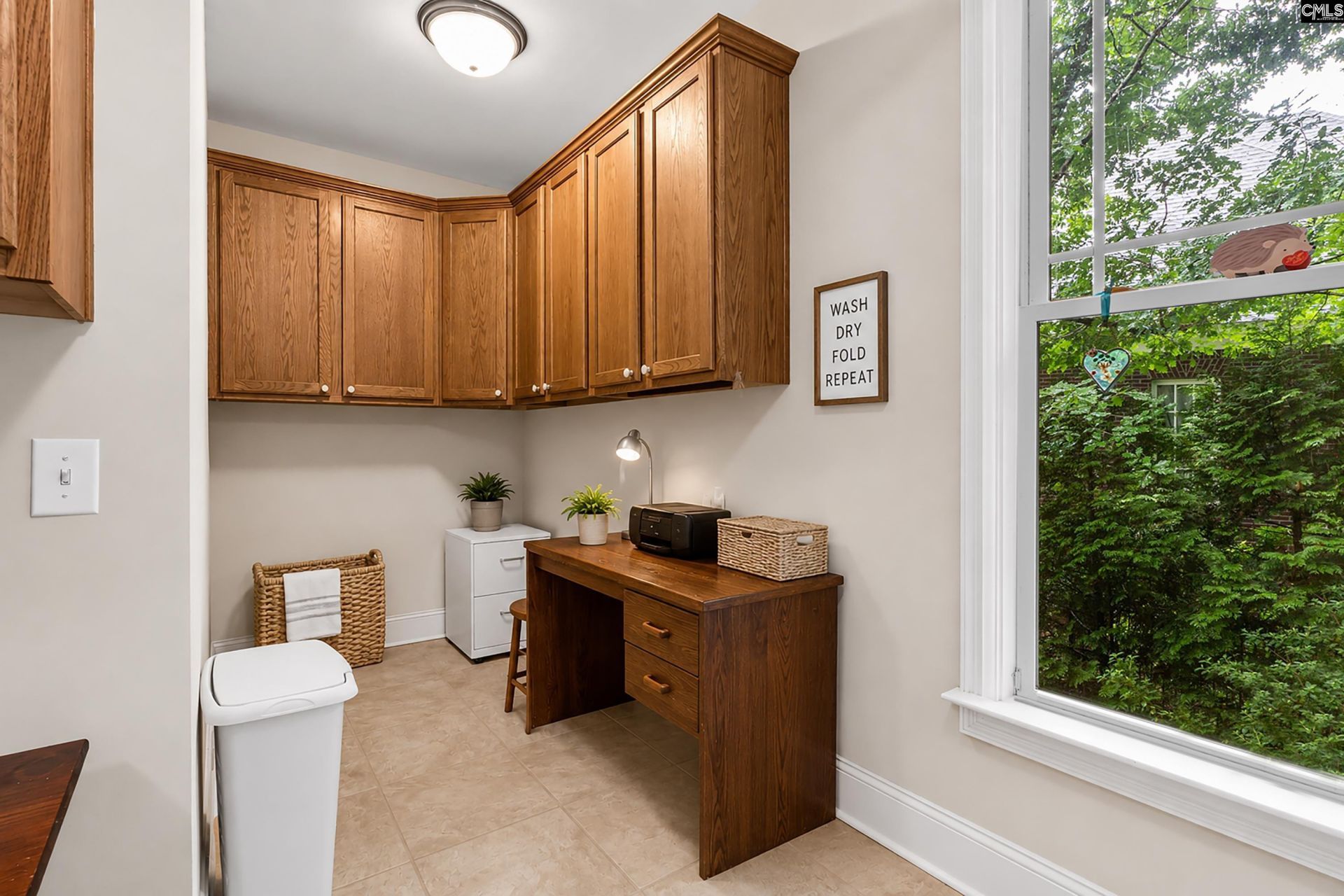 209 High Pointe Drive  Photo 21