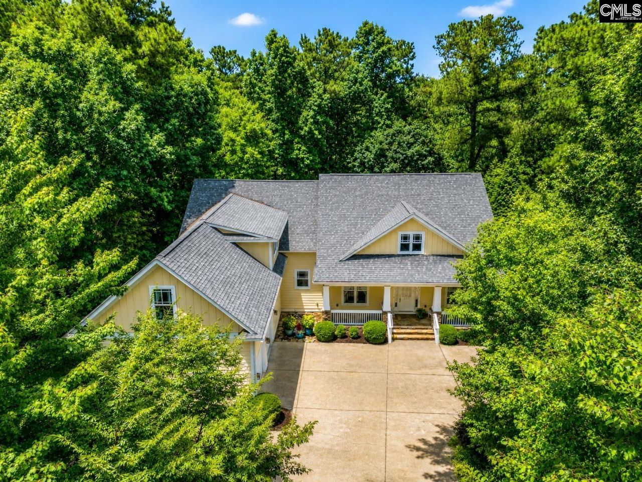 209 High Pointe Drive  Photo 36